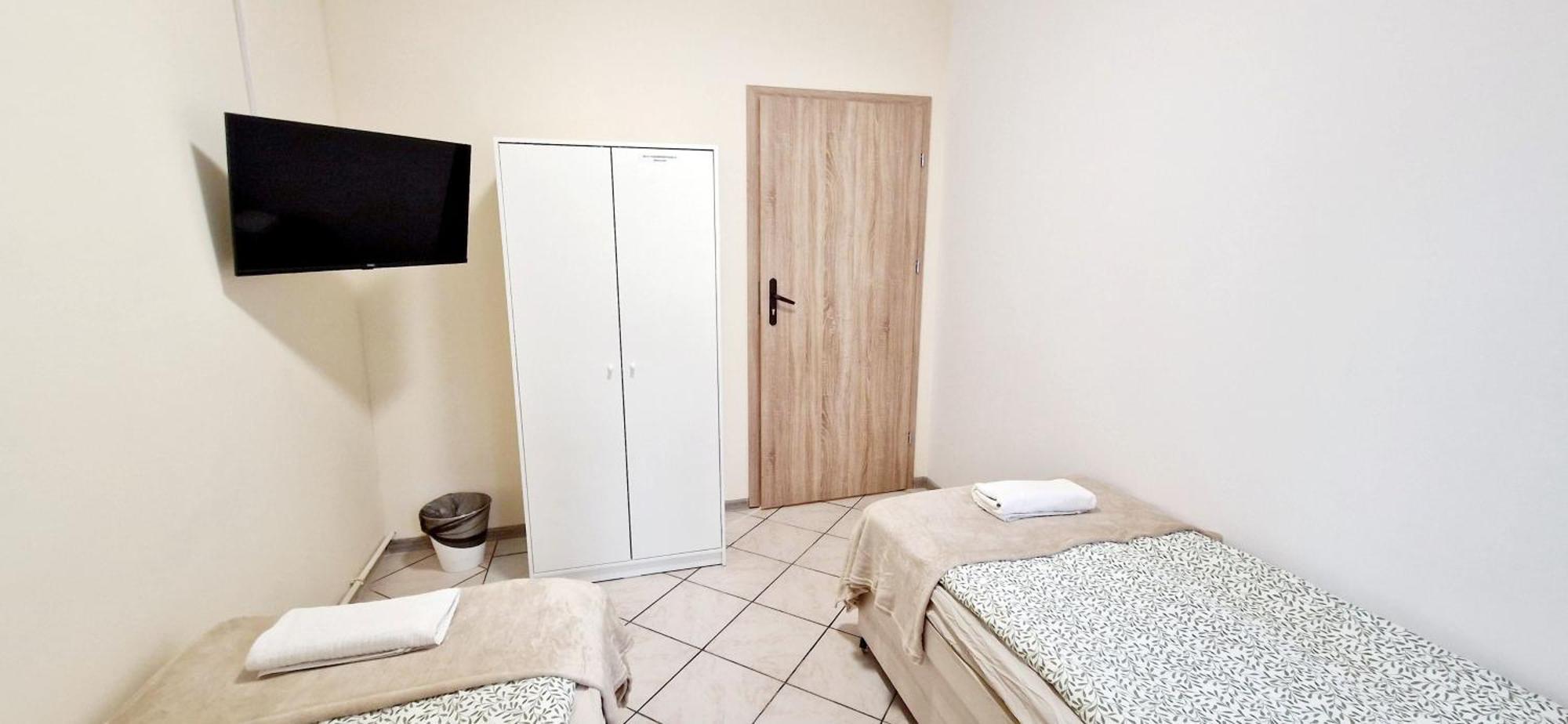 Hostel Milicka Wroclaw Bagian luar foto