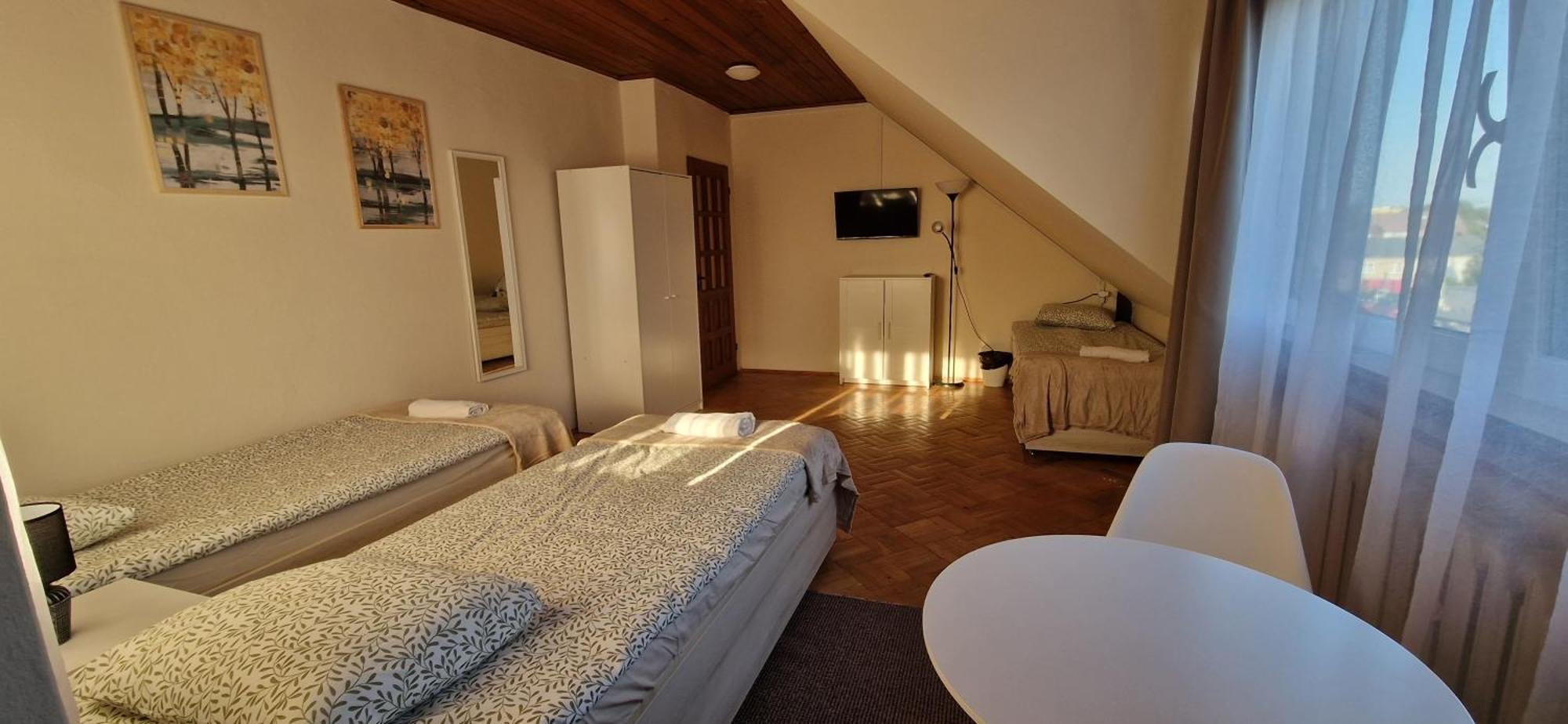 Hostel Milicka Wroclaw Ruang foto